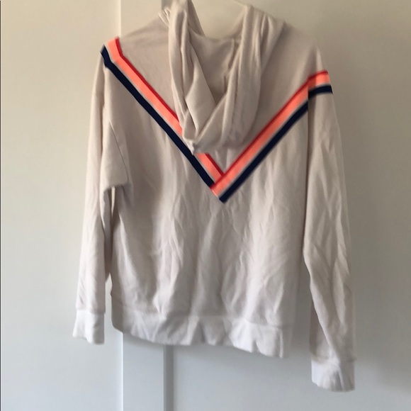 Two pink sweatshirts - Picture 4 of 6